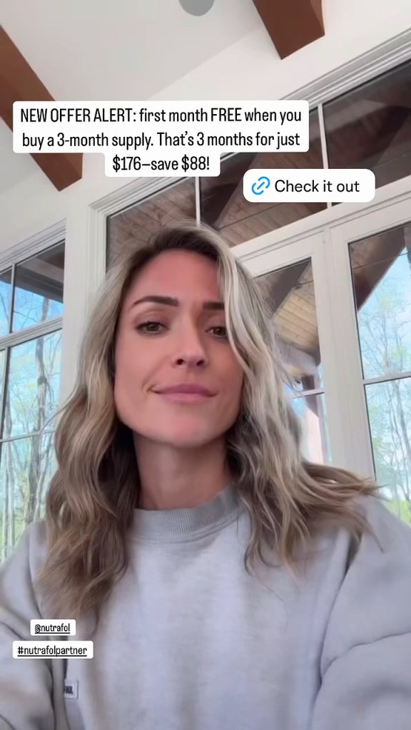 Kristin Cavallari Style - Kristin wears a grey pullover on Instagram Stories